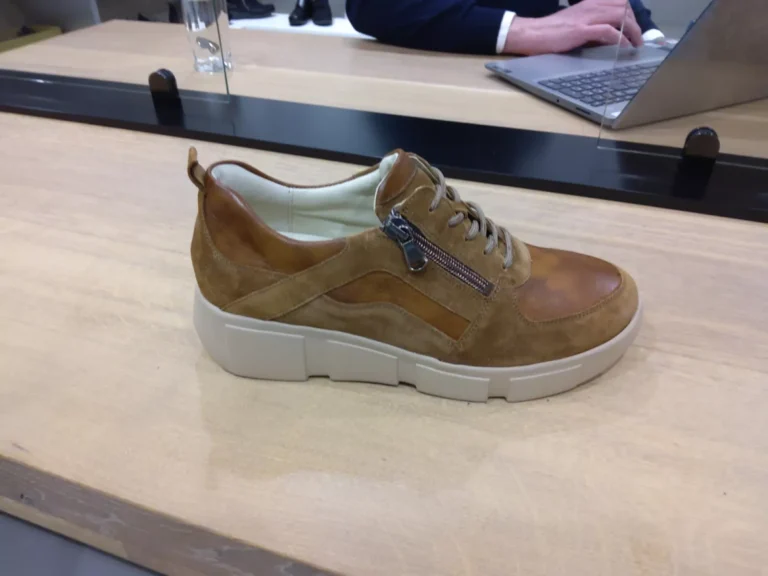 Waldlaufer Waldlaufer 735001 302 142 Bruin Suede