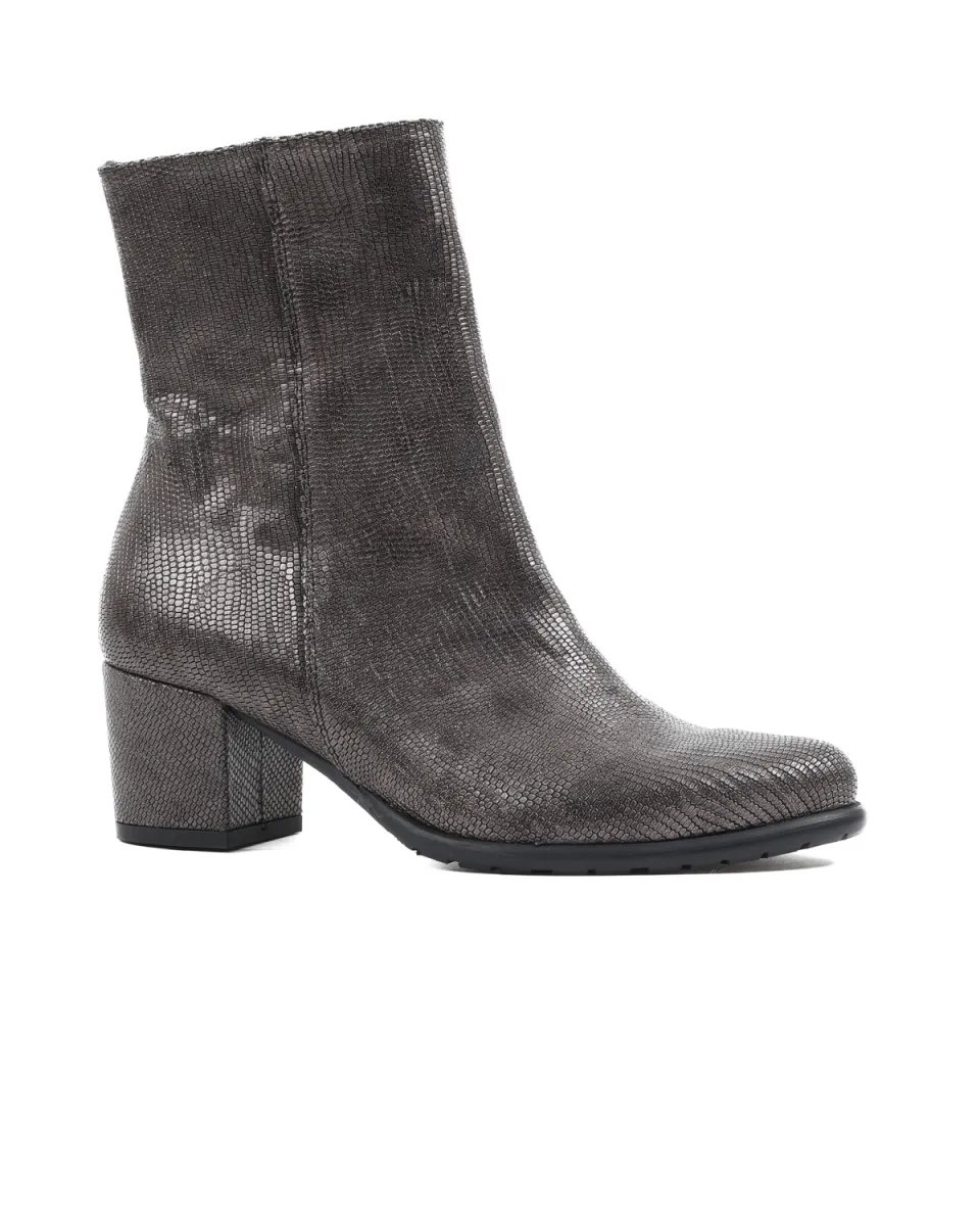 Footnotes 51.403-4344 Daisy Phyton Dark Brown Babs (H) Bruin 1 Footnotes Footnotes 51.403-4344 Daisy Phyton Dark Brown Babs (H) Bruin